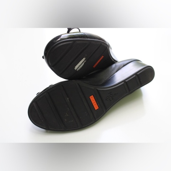 Cole Haan low wedges - Picture 4 of 13
